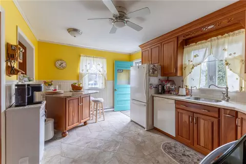 Kitchen - 14 Memory Ln, Westerly, RI 02891 photo 2 of 3