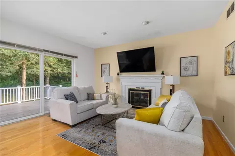 Living - 60 Arrowhead Way, Warwick, RI 02886 photo 2 of 4