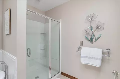 Bath - 60 Arrowhead Way, Warwick, RI 02886 photo 2 of 3