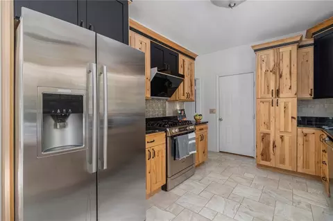 Kitchen - 60 Arrowhead Way, Warwick, RI 02886 photo 3 of 6