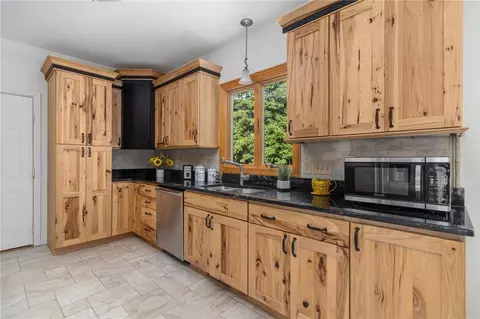 Kitchen - 60 Arrowhead Way, Warwick, RI 02886 photo 1 of 6