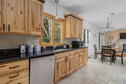 Kitchen - 60 Arrowhead Way, Warwick, RI 02886 photo 5 of 6