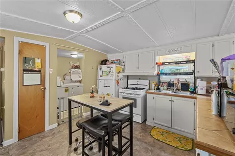 56 Wright Way, Coventry, RI 02816 photo 3