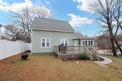 842 Weeden St, Pawtucket, RI 02860