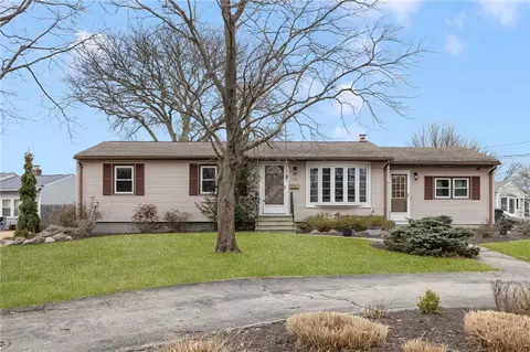 113 Cove Ave, Warwick, RI 02889