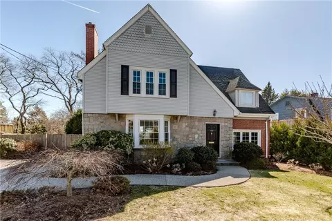 102 Pleasant View Rd, Warwick, RI 02888