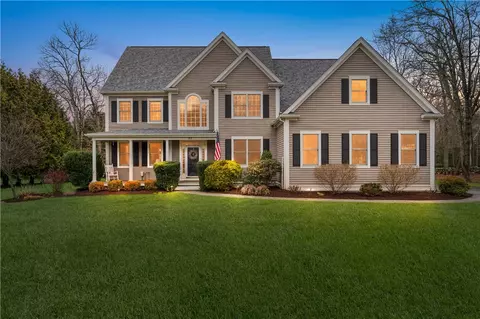 57 Sycamore Ln, Saunderstown, RI 02874