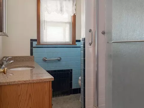 Bath - 39 Walton St, Westerly, RI 02891 photo 2 of 2