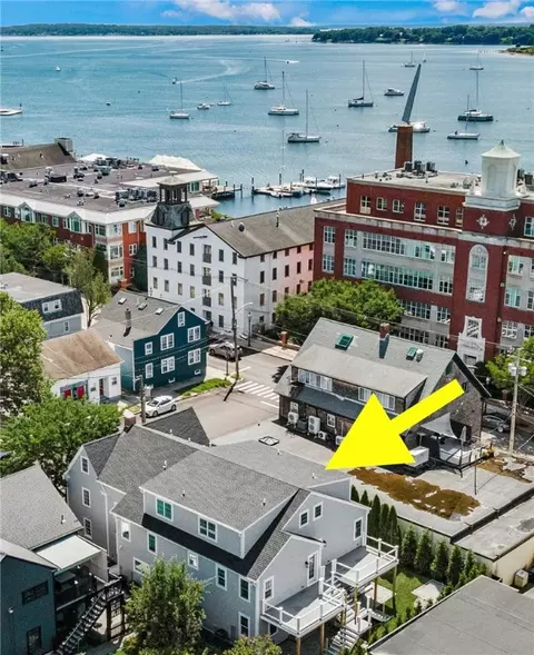 21 Bradford St #2, Bristol, RI 02809