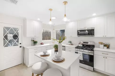 105 Galileo Ave, Providence, RI 02909