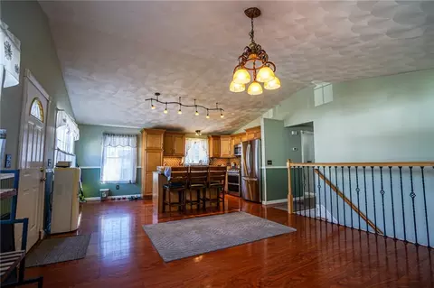 252 6th Ave, Woonsocket, RI 02895 photo 3