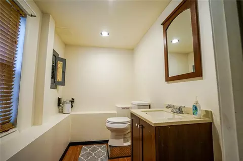 252 6th Ave, Woonsocket, RI 02895 photo 27