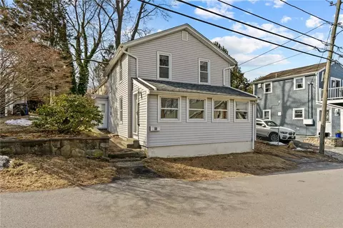 85 King Philip Ave, Bristol, RI 02809
