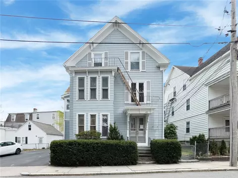 129 Snow St, Woonsocket, RI 02895