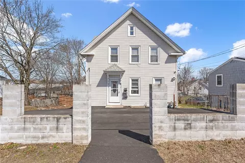 77 Veazie St, Providence, RI 02908