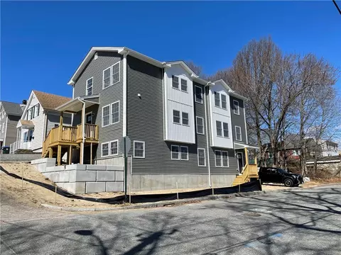 59 Alaska St, Providence, RI 02904