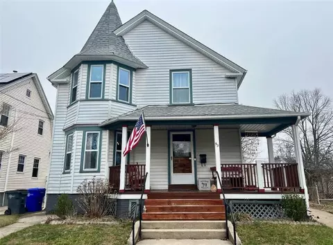 93 Rutherglen Ave, Providence, RI 02907