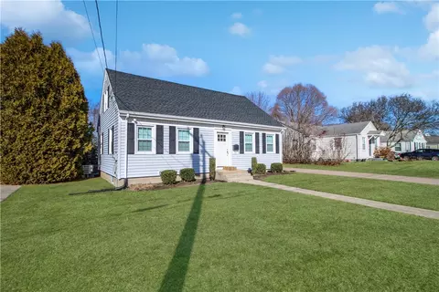 17 North Dr, Westerly, RI 02891