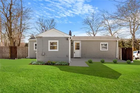 72 Bayonne Ave, Warwick, RI 02889