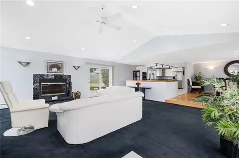 234 Leroy Ave, Warwick, RI 02889