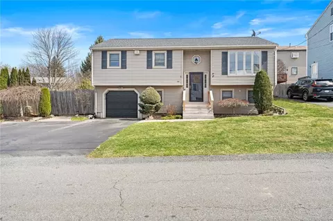 46 Eliot Ave, North Providence, RI 02904