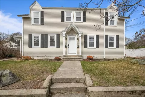 1032 Smithfield Ave, Lincoln, RI 02865