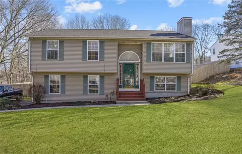 31 Tartaglia St, Johnston, RI 02919