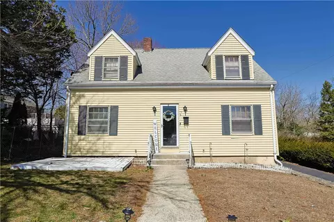 5 Albany St, North Providence, RI 02904