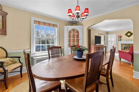 Dining - 15 Maple St, Warren, RI 02885 photo 3 of 3