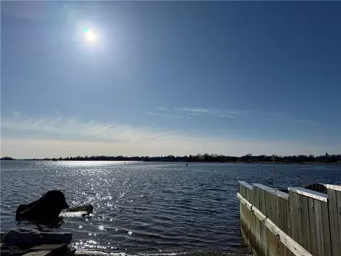View/Area - 15 Maple St, Warren, RI 02885 photo 2 of 8