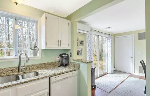 Kitchen - 31 Eagle Run #B, East Greenwich, RI 02818 photo 3 of 3