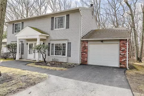 31 Eagle Run #B, East Greenwich, RI 02818