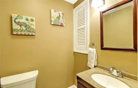 Bath - 31 Eagle Run #B, East Greenwich, RI 02818 photo 1 of 5