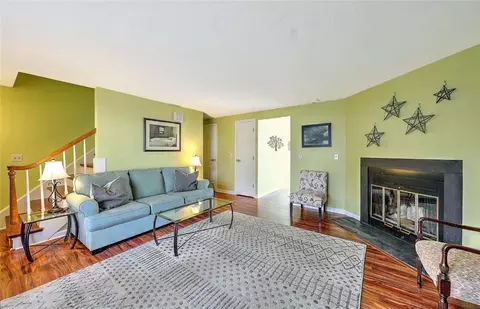 Living - 31 Eagle Run #B, East Greenwich, RI 02818 photo 2 of 4