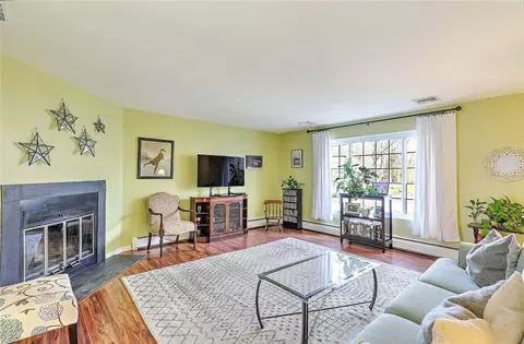 Living - 31 Eagle Run #B, East Greenwich, RI 02818 photo 3 of 4