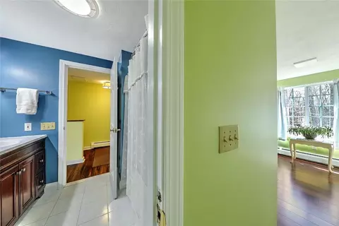 Entry Way - 31 Eagle Run #B, East Greenwich, RI 02818 photo 3 of 3