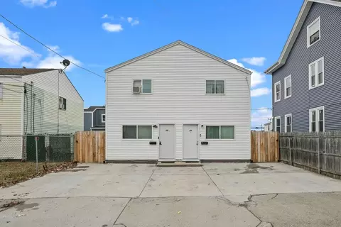 13 Harriet St, Providence, RI 02905