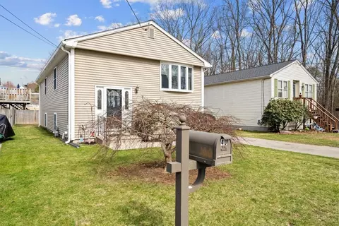 40 Plant St, Cumberland, RI 02864