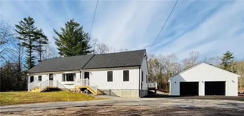 22 Paris Olney Hopkins Rd, Foster, RI 02825