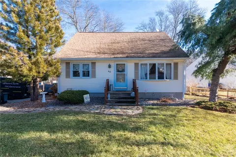 40 Pine Orchard Rd, West Warwick, RI 02893