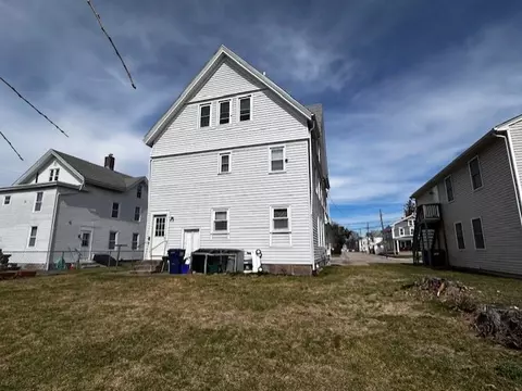 22 Pleasant St, Westerly, RI 02891 photo 2