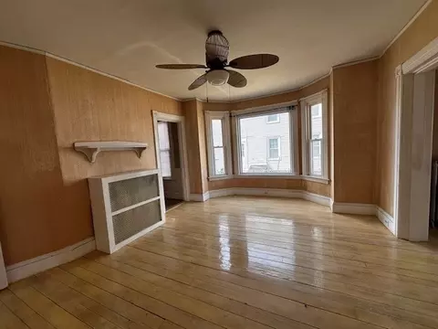 22 Pleasant St, Westerly, RI 02891 photo 9
