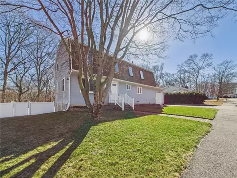 64 Laurel Ave, Coventry, RI 02816 photo 2