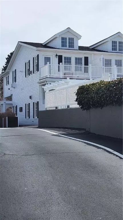 44 Bay St #B201, Westerly, RI 02891