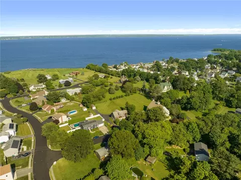 View/Area - 20 Lighthouse Ln, Warwick, RI 02889 photo 2 of 4