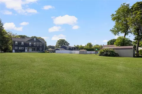 Exterior - 20 Lighthouse Ln, Warwick, RI 02889 photo 8 of 9