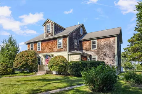 Exterior - 20 Lighthouse Ln, Warwick, RI 02889 photo 2 of 9
