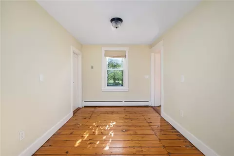 Bedroom - 20 Lighthouse Ln, Warwick, RI 02889 photo 1 of 15