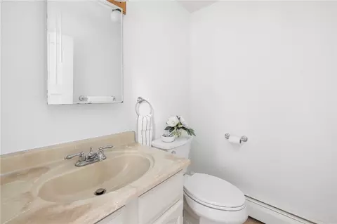 Bath - 20 Lighthouse Ln, Warwick, RI 02889 photo 1 of 2