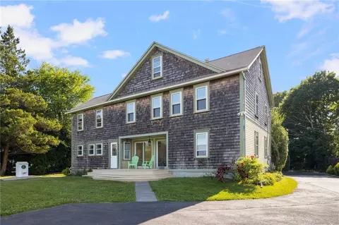 Exterior - 20 Lighthouse Ln, Warwick, RI 02889 photo 5 of 9